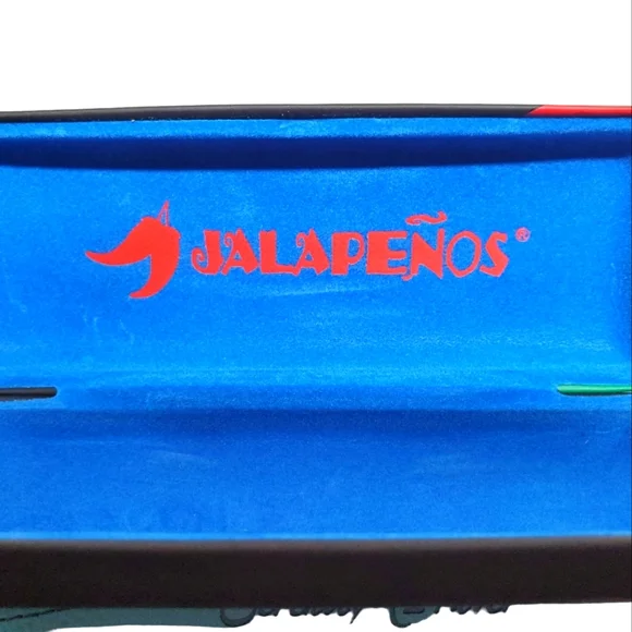 JALAPEÑOS GLASS CASE - Picture 3 of 8